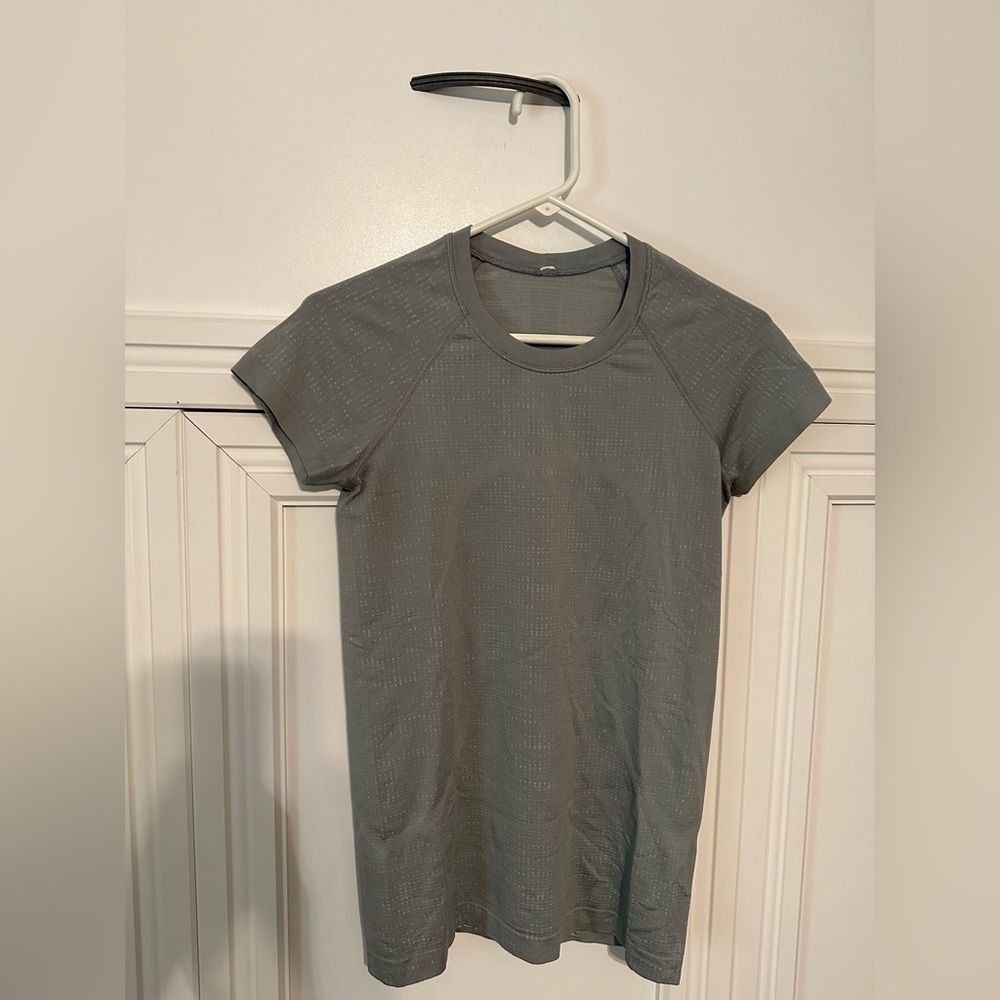 Grey lululemon swiftly tech size 6